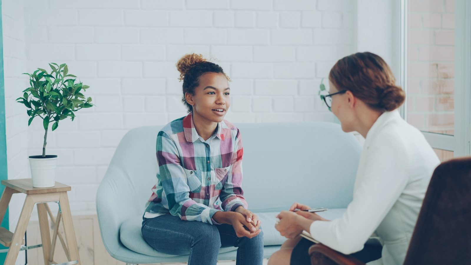 What actually happens in an ABA therapy session? A plain-language breakdown of the full process — assessments, skill building, family involvement, and what real progress looks like.